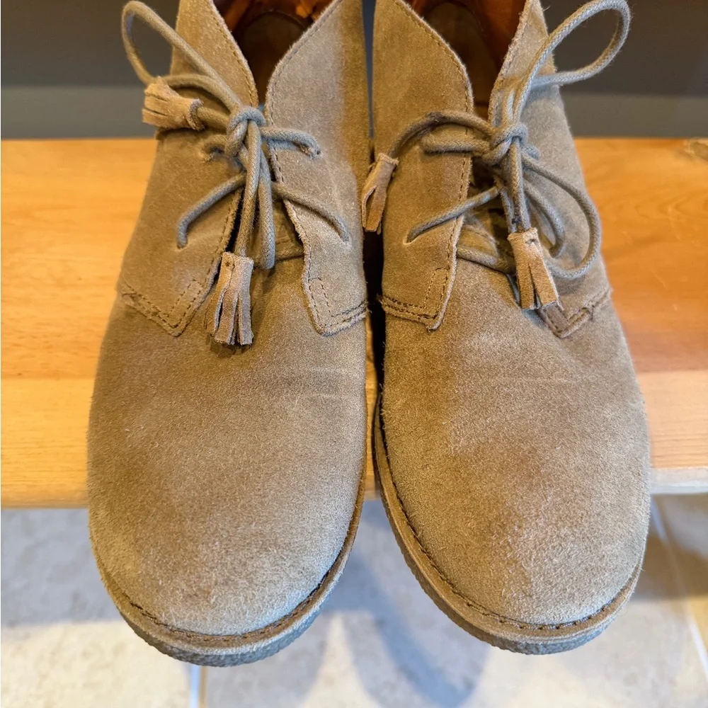 Women’s Lucky brand Suede Desert Chukka Boots in Tan - Picture 3 of 8